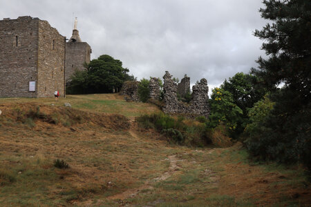 2024_09_05 De Langogne à La Bastide-Puylaurent, IMG_7510 Le château de Luc