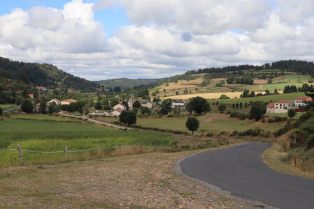 2024_09_05 De Langogne à La Bastide-Puylaurent, IMG_7557 Vue sur Laveyrune et Pranlac depuis la route vers Rogleton