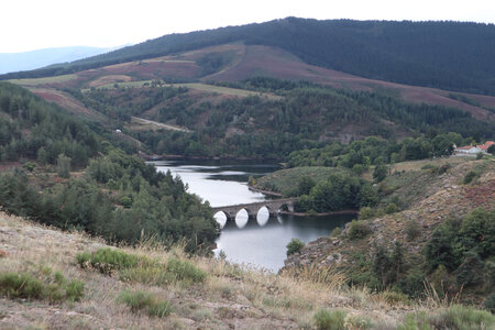 2024_09_06 De La Bastide-Puylaurent à La Garde-Guérin, IMG_7648 Le lac du Rachas depuis la montée vers la Baraque