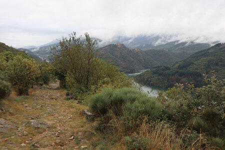 2024_09_07 De la Garde-Guérin à Villefort, IMG_7751 La descente vers le lac de Villefort